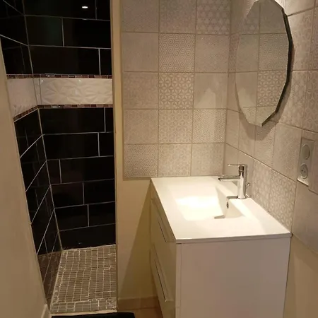 Maison Du Bourg בית נופש Mayres (Puy-de-Dome)