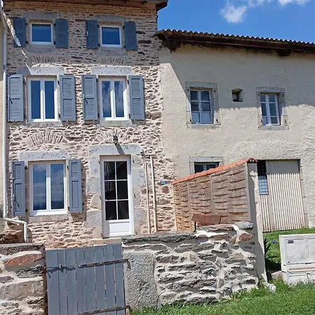 Maison Du Bourg בית נופש Mayres (Puy-de-Dome)