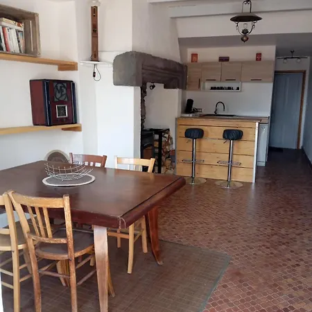 Maison Du Bourg בית נופש